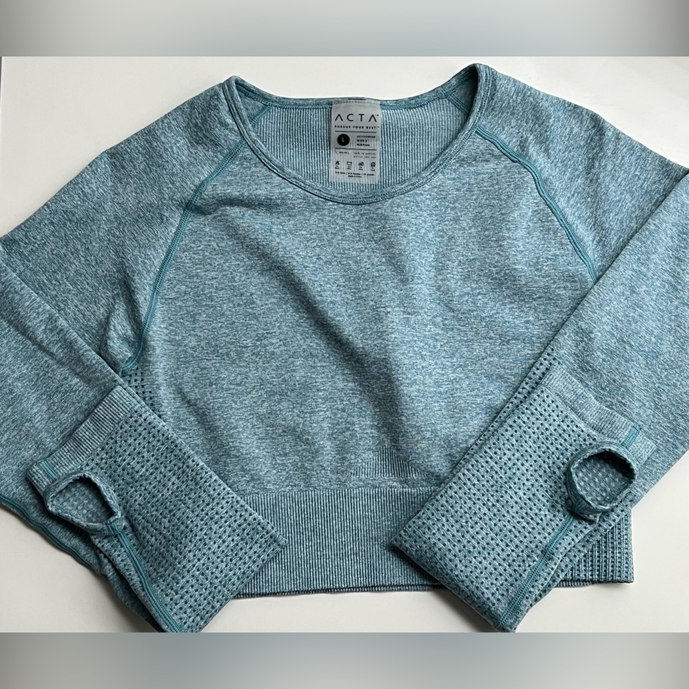 Acta Crop Top